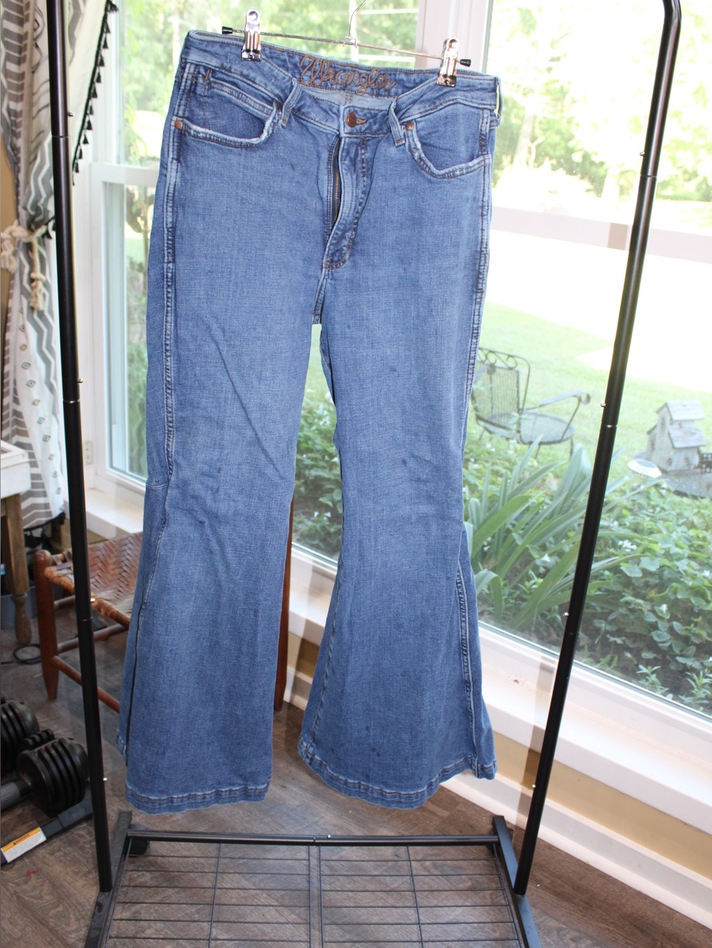 Wrangler Retro High Rise Flare Jeans | 32x32 | Women’s Medium Wash Denim